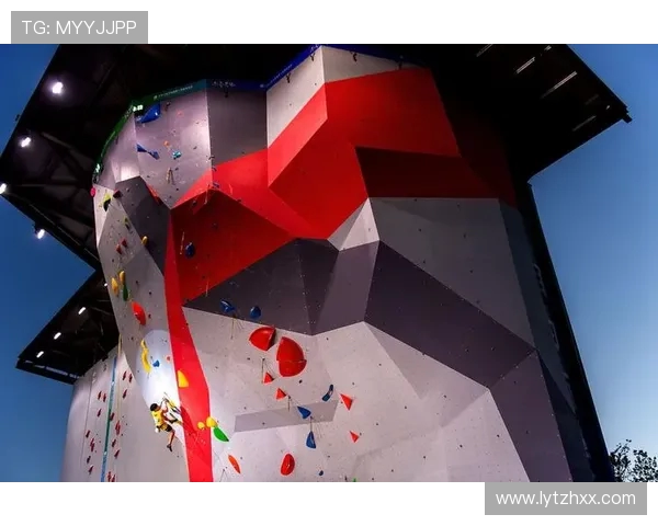 南京攀岩队包夹战术解析与攀岩热点的深度探讨